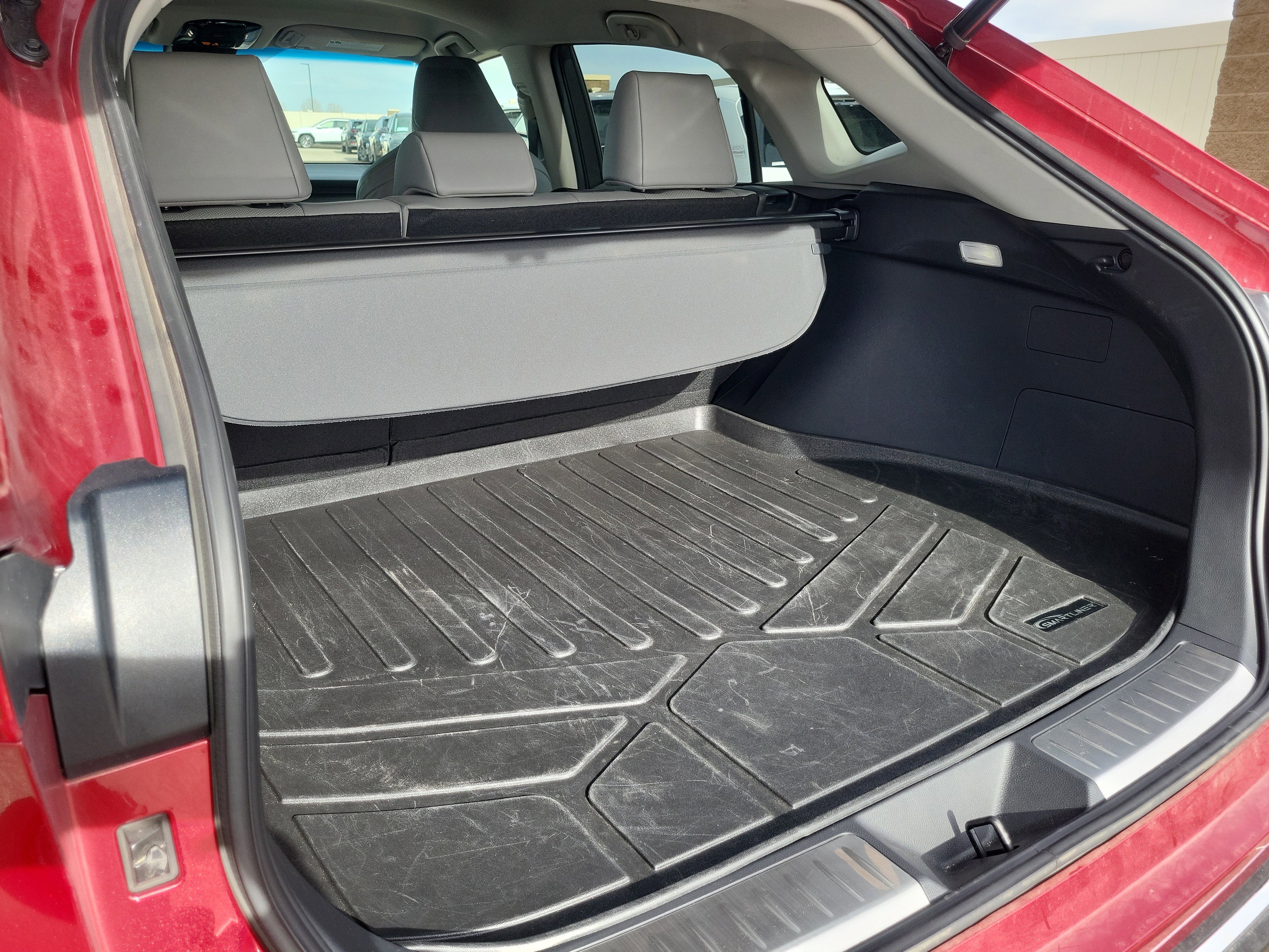 Used 2022 Toyota Venza Limited image 31