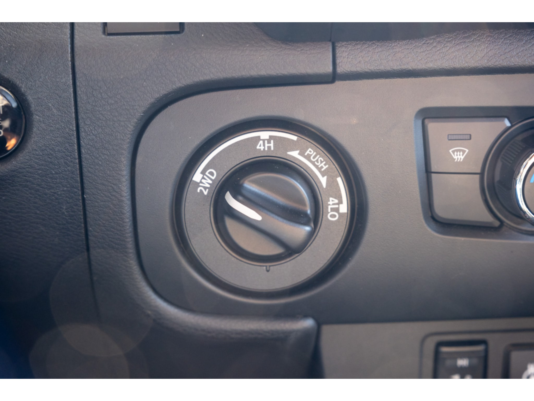 Used 2026 Nissan Frontier PRO-4X AWD/4WD image 30