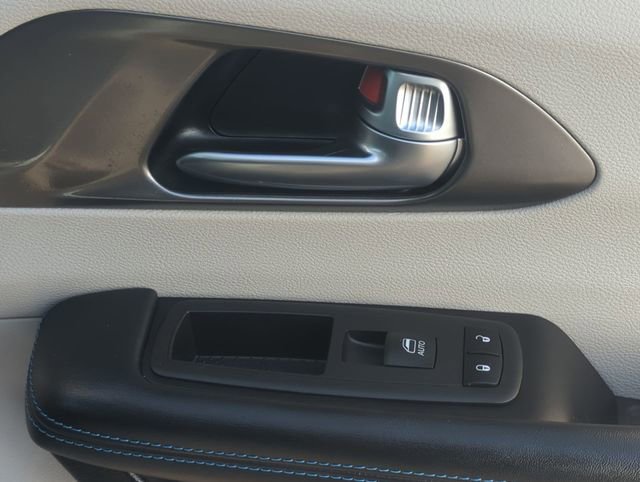 Used 2021 Chrysler Pacifica Touring-L w/ Uconnect Theater Family Group AWD/4WD image 27