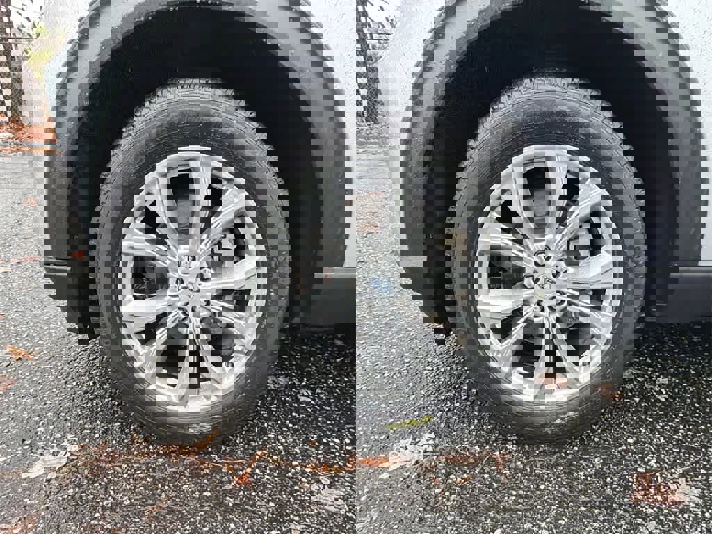 Certified 2023 Ford Explorer Limited image 9