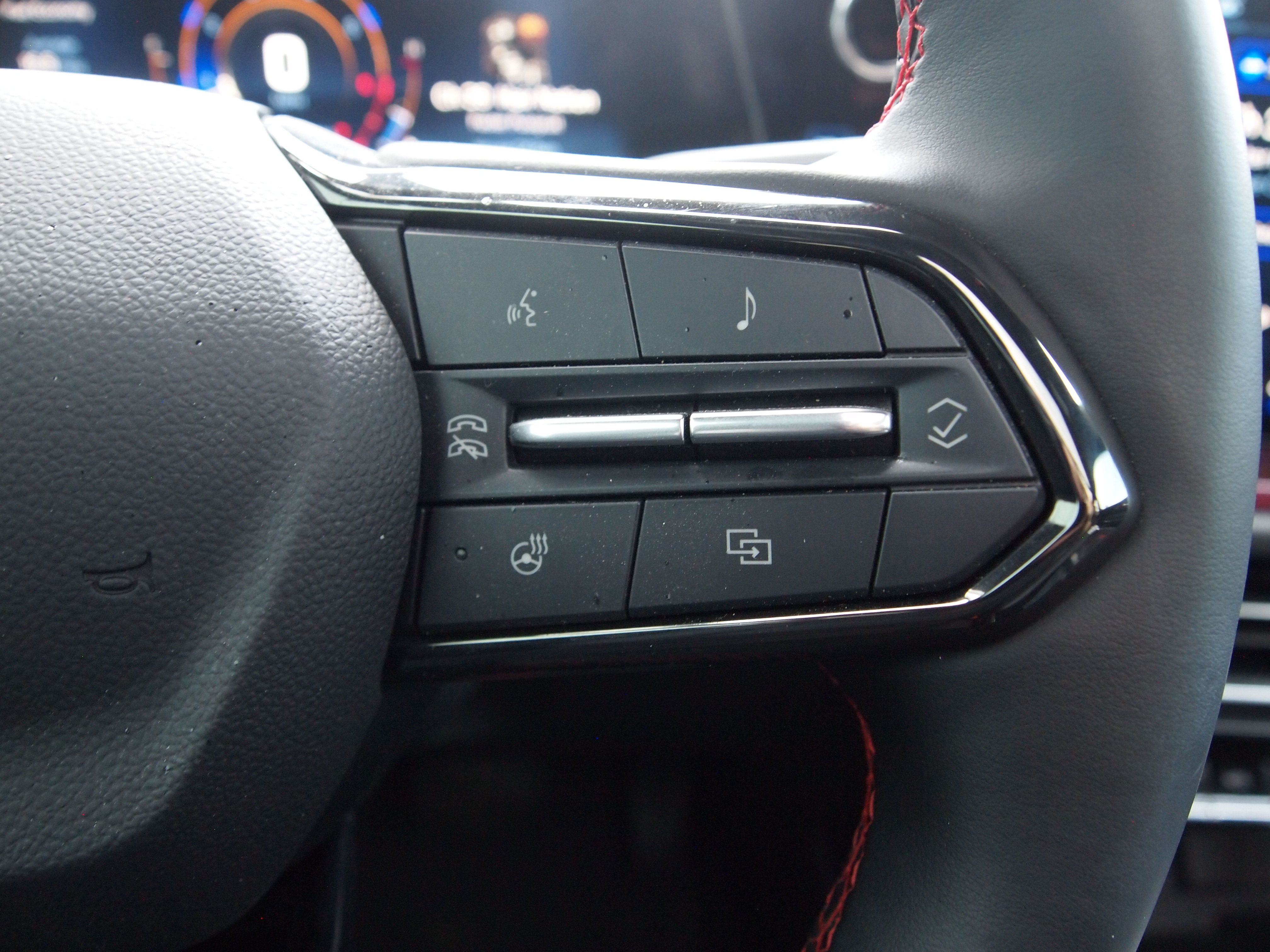 Used 2024 Chevrolet Traverse RS w/ LPO, Floor Liner Package AWD/4WD image 23
