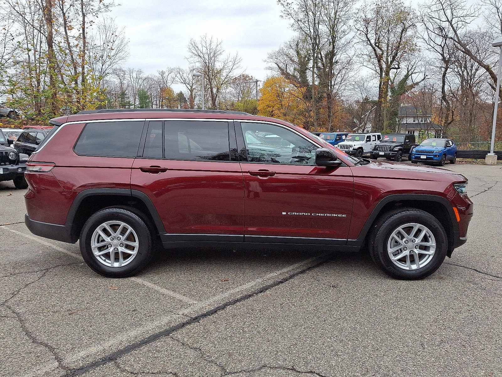 Certified 2024 Jeep Grand Cherokee L Laredo w/ Luxury Tech Group I image 8