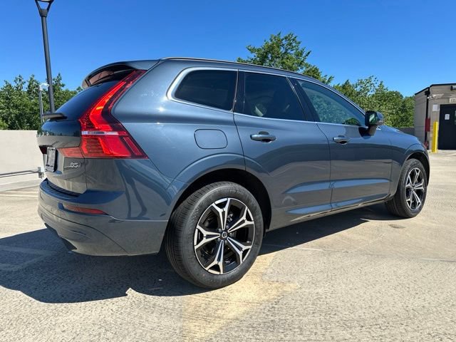 Certified 2022 Volvo XC60 B5 Momentum w/ Climate Package AWD/4WD image 9