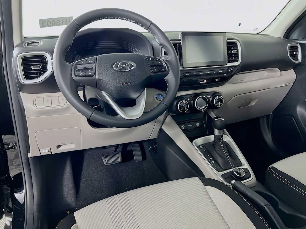 New 2025 Hyundai Venue SEL image 7