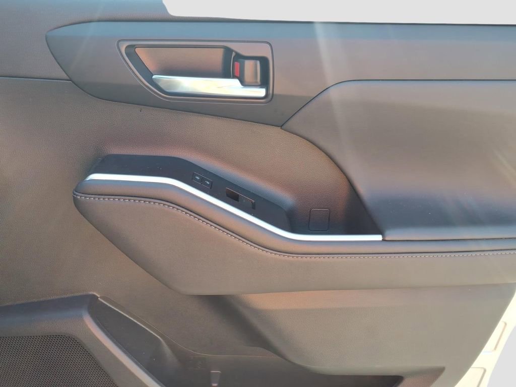 Used 2022 Toyota Highlander XSE image 10