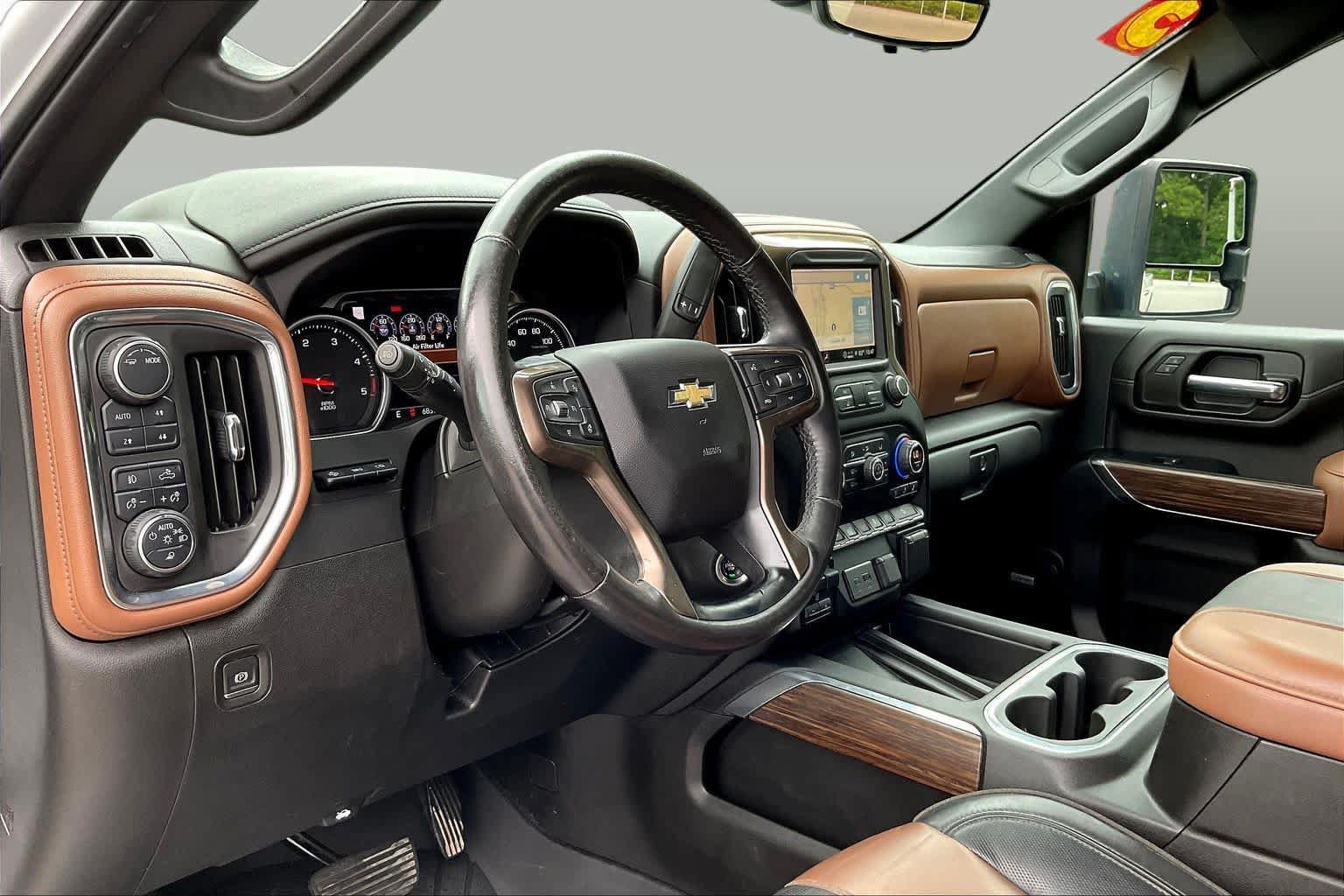 Used 2023 Chevrolet Silverado 2500 High Country w/ Z71 Off-Road Package AWD/4WD image 33