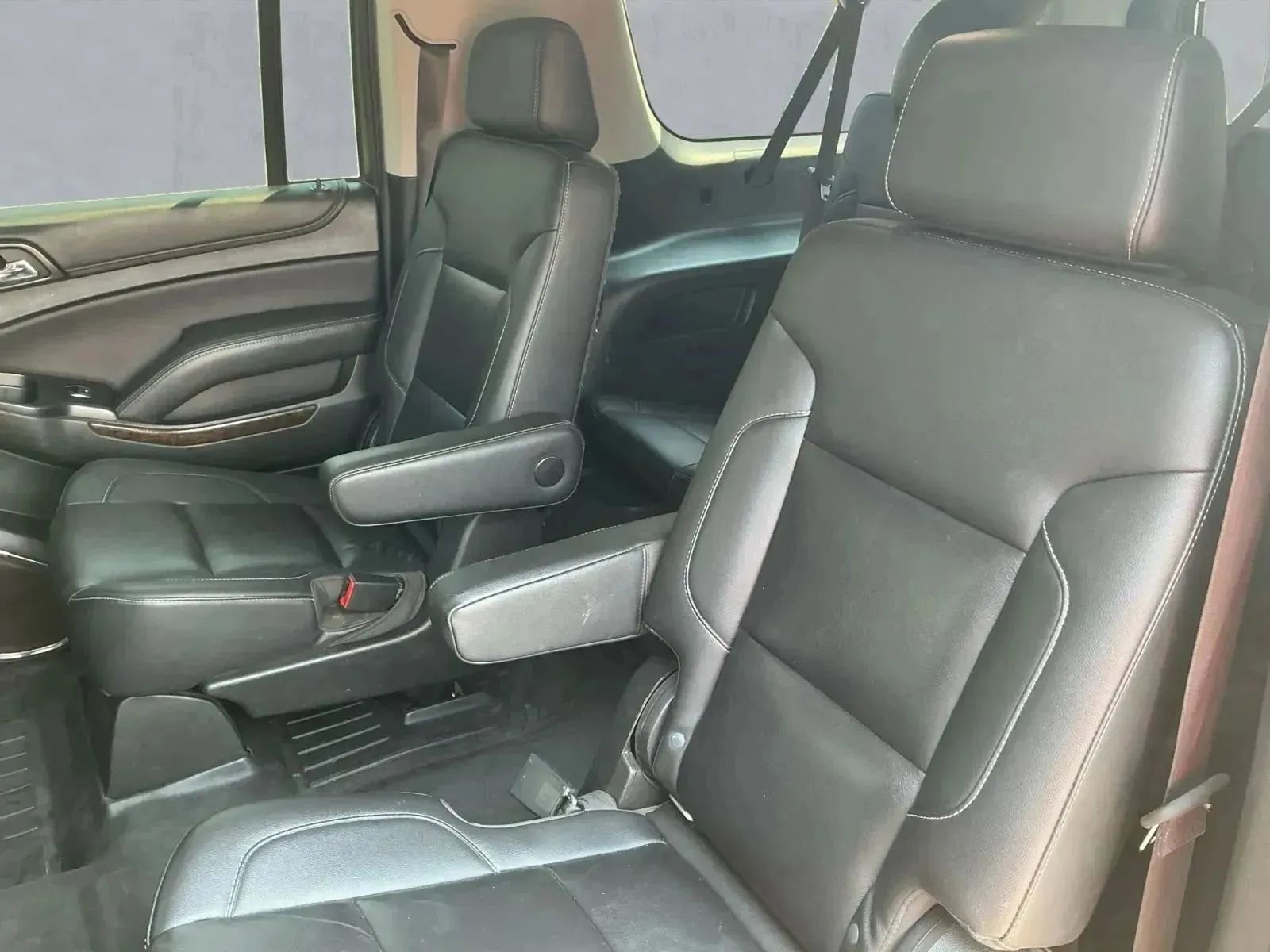 Used 2020 Chevrolet Suburban LT image 13