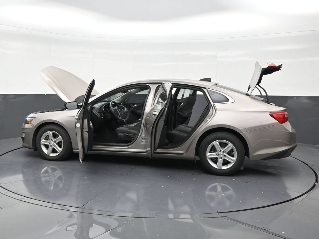 Used 2025 Chevrolet Malibu LS FWD image 31