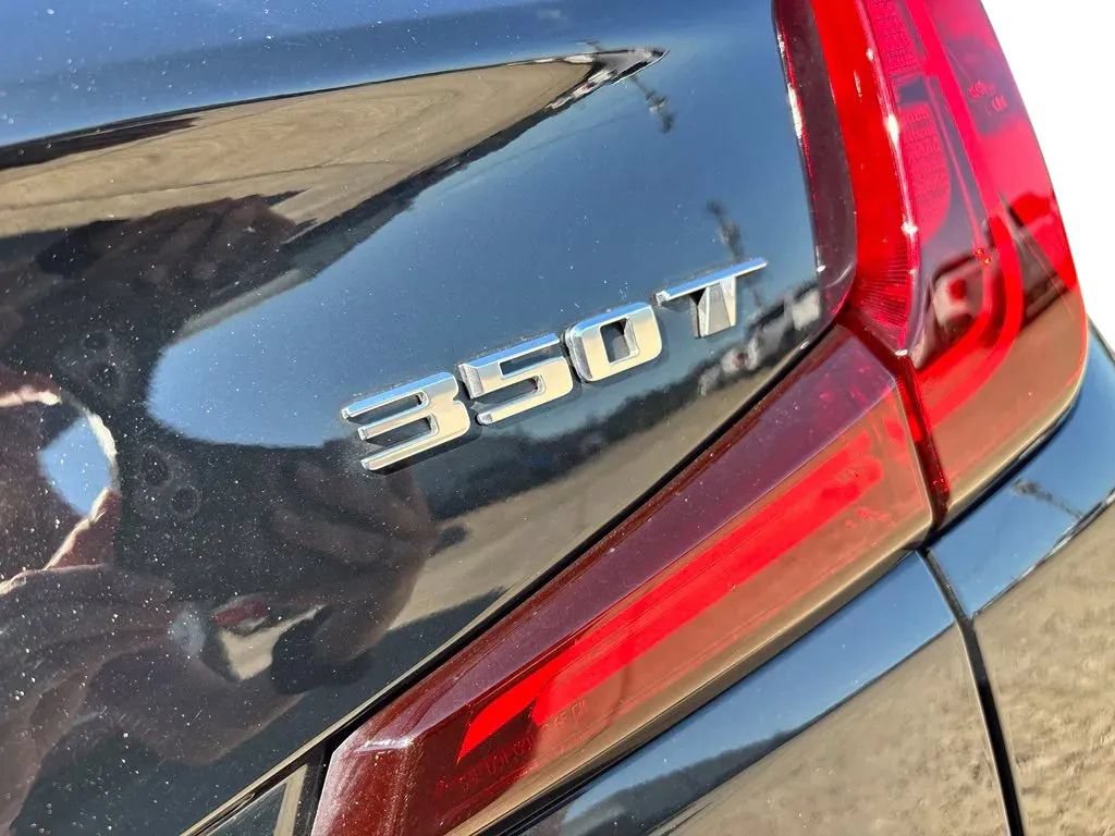 Used 2024 Cadillac XT4 Luxury w/ Cold Weather Package AWD/4WD image 10