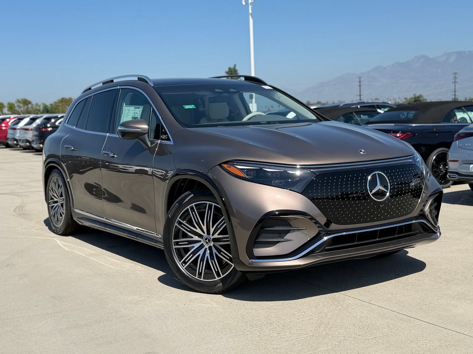 New 2026 Mercedes-Benz EQS 400 4MATIC SUV image 2