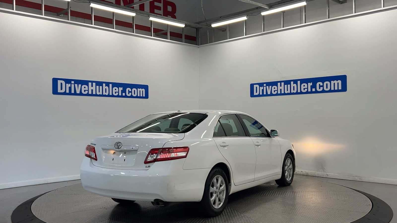 Used 2011 Toyota Camry LE w/ LE Extra-Value Pkg FWD image 2