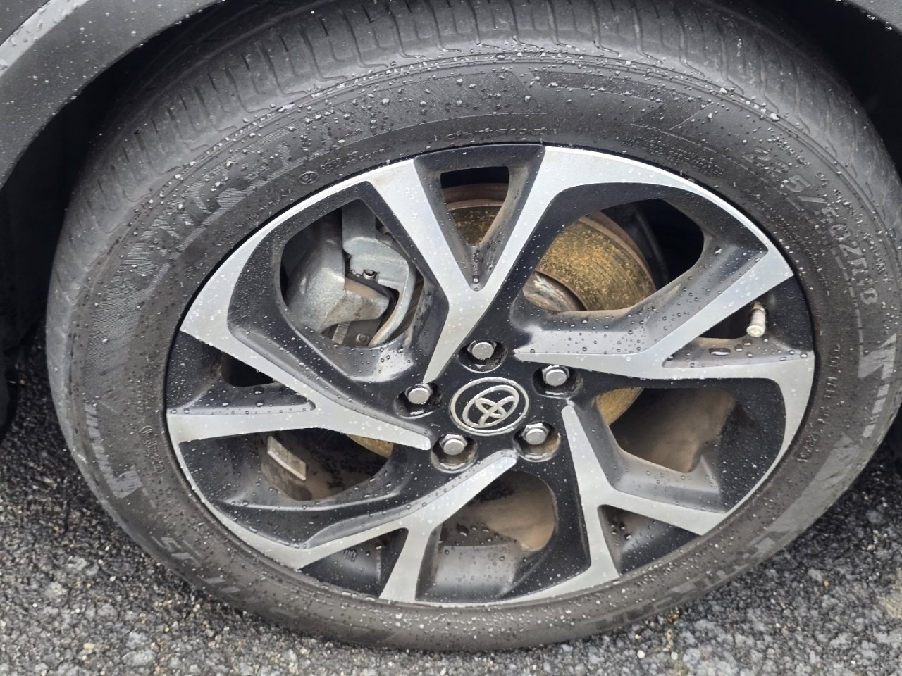 Used 2020 Toyota C-HR XLE FWD image 19