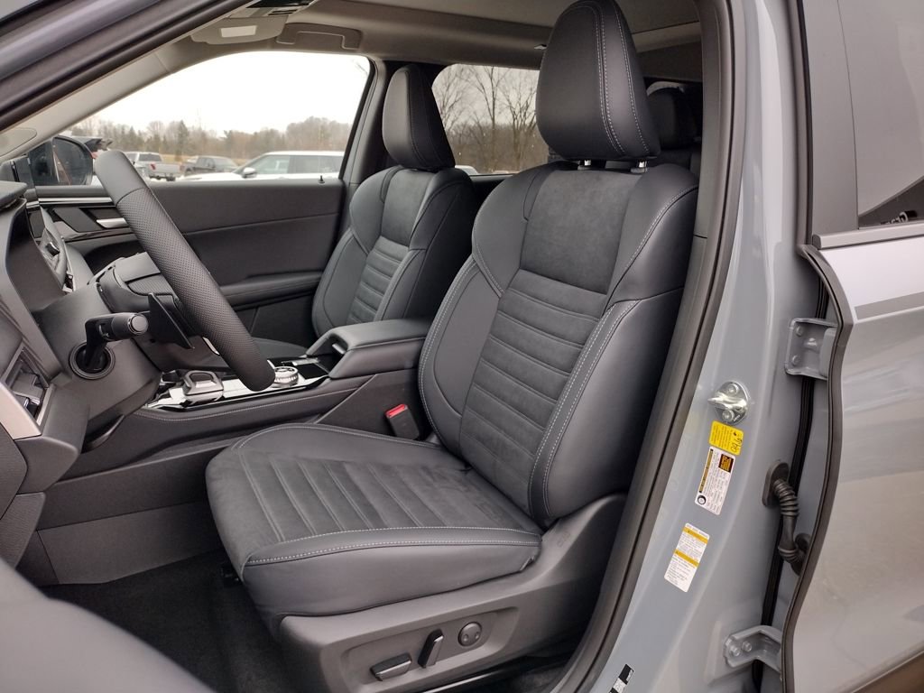 New 2026 Mitsubishi Outlander Trail Edition image 7