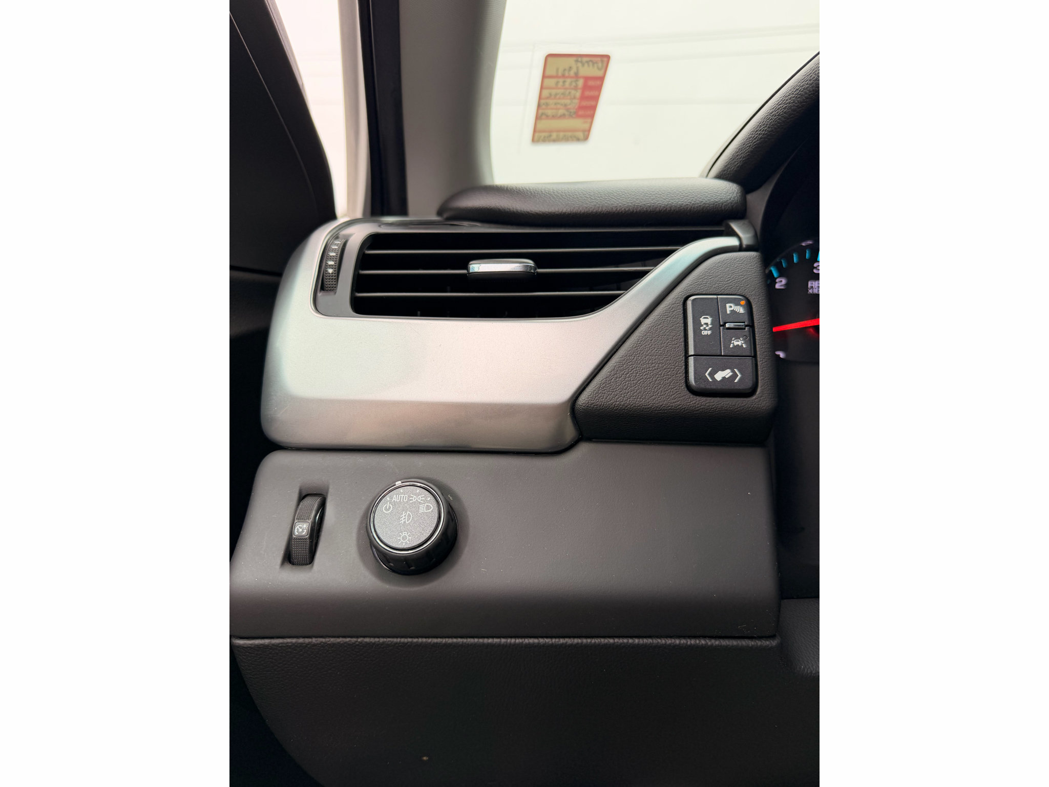 Used 2020 Chevrolet Tahoe Premier RWD image 8