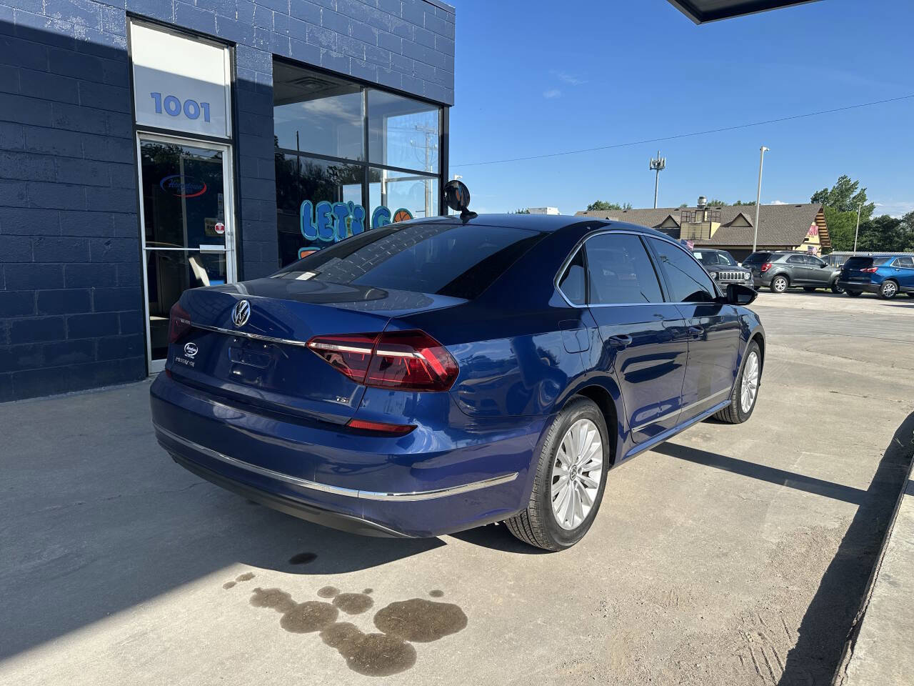 Used 2017 Volkswagen Passat 1.8T SE FWD image 6
