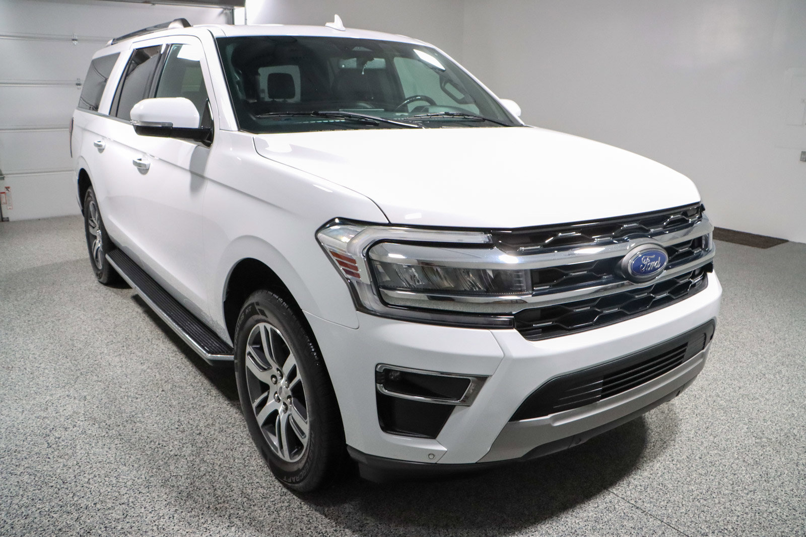 Used 2023 Ford Expedition Max Limited image 5