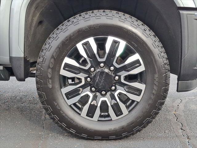 Used 2025 GMC Sierra 2500 Denali Ultimate image 27