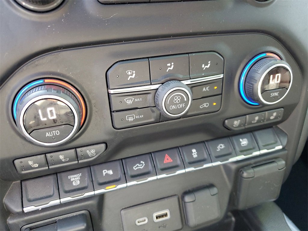 Used 2020 Chevrolet Silverado 2500 High Country image 24