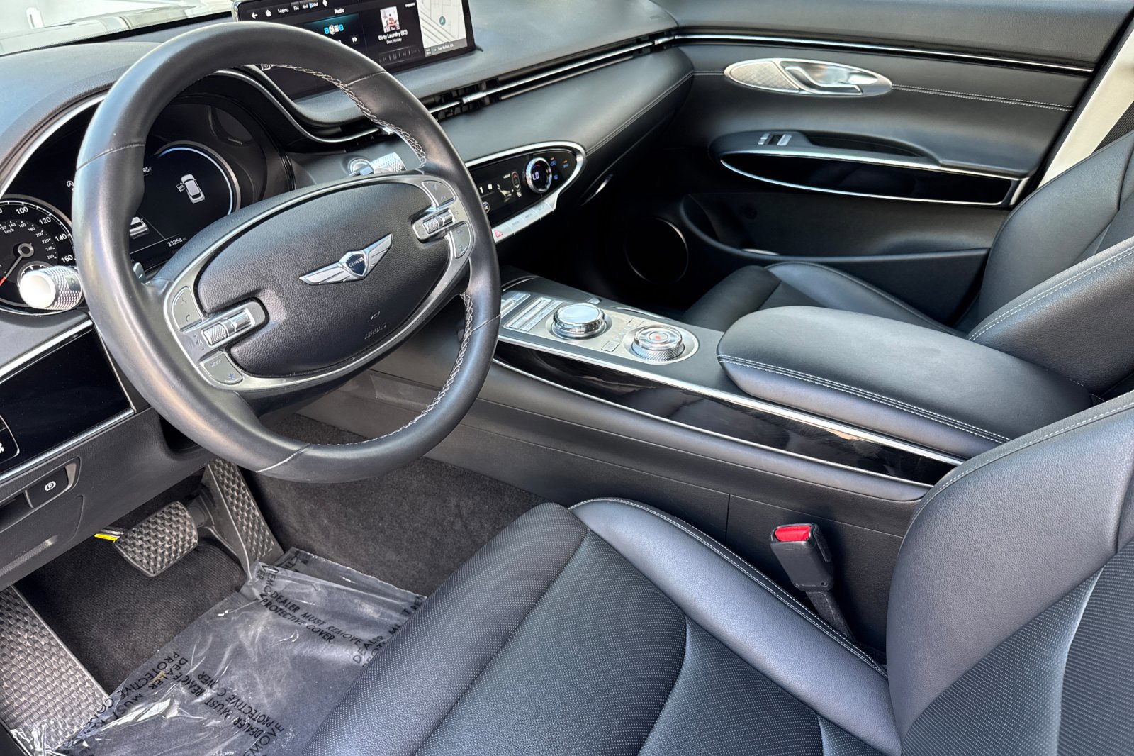 Used 2025 Genesis GV70 2.5T AWD/4WD image 4