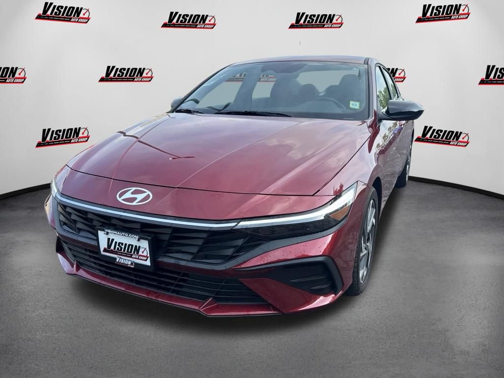 Used 2025 Hyundai Elantra Sport w/ Cargo Package