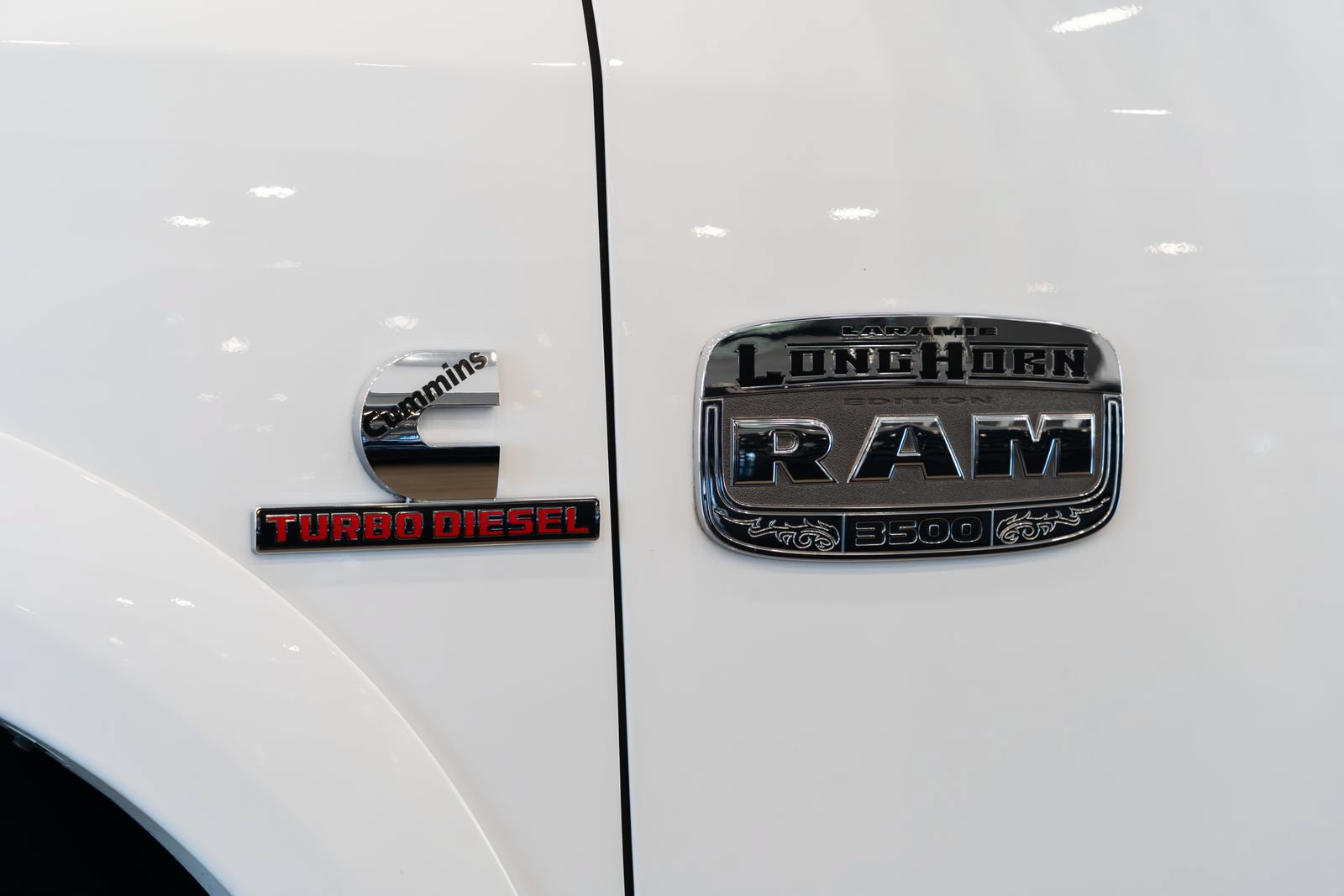 Used 2015 RAM 3500 Laramie Longhorn AWD/4WD image 9