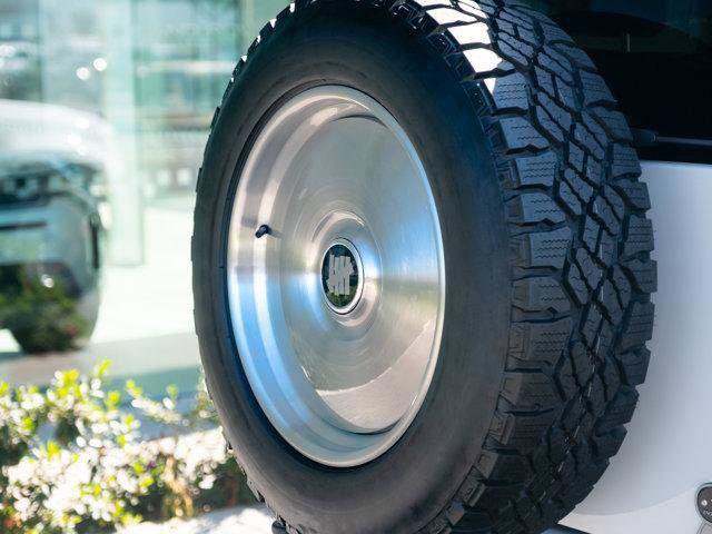 Used 2022 Land Rover Defender 90 X-Dynamic HSE image 12