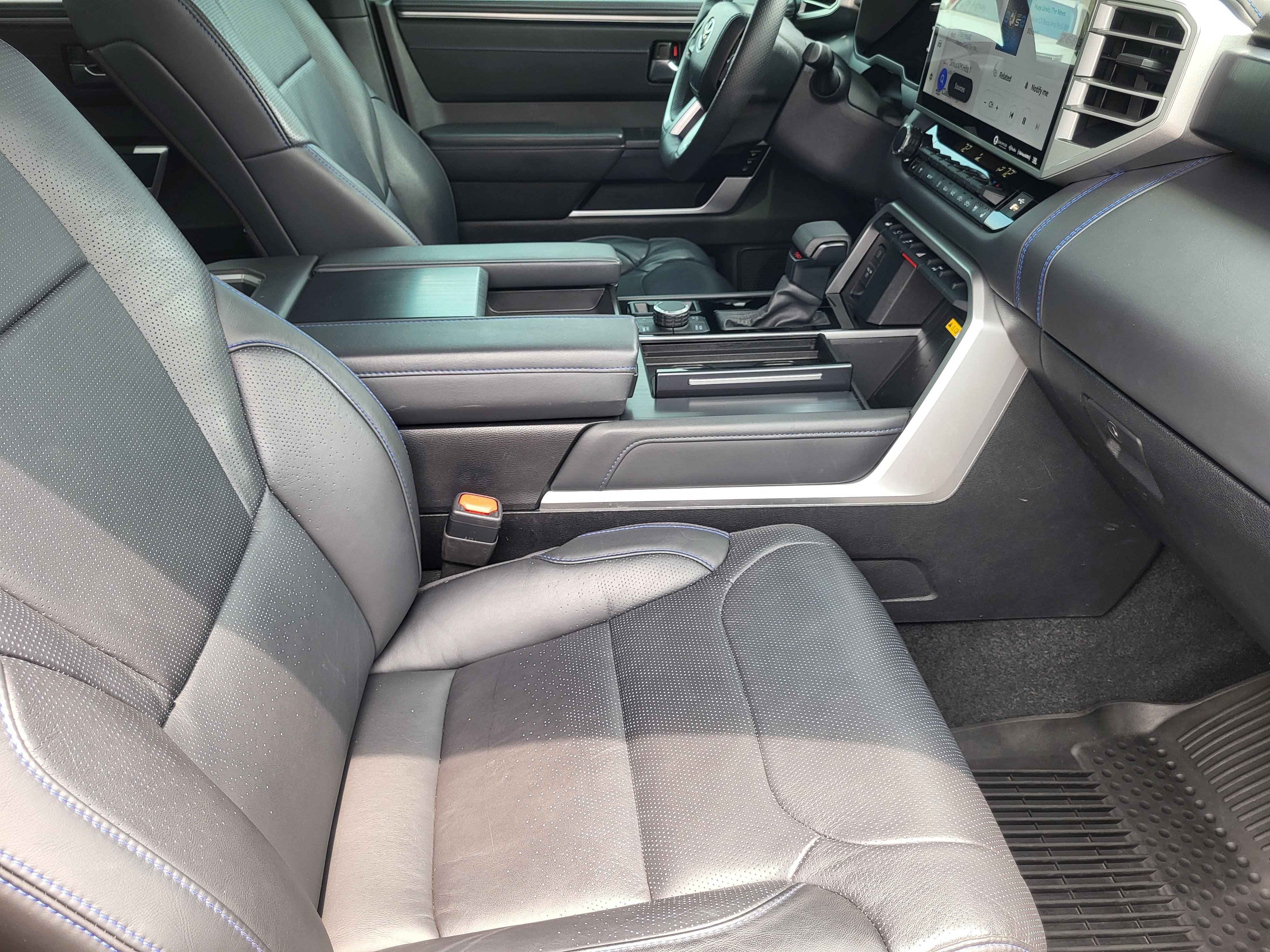 Used 2024 Toyota Tundra Platinum w/ TRD Off-Road Package AWD/4WD image 11