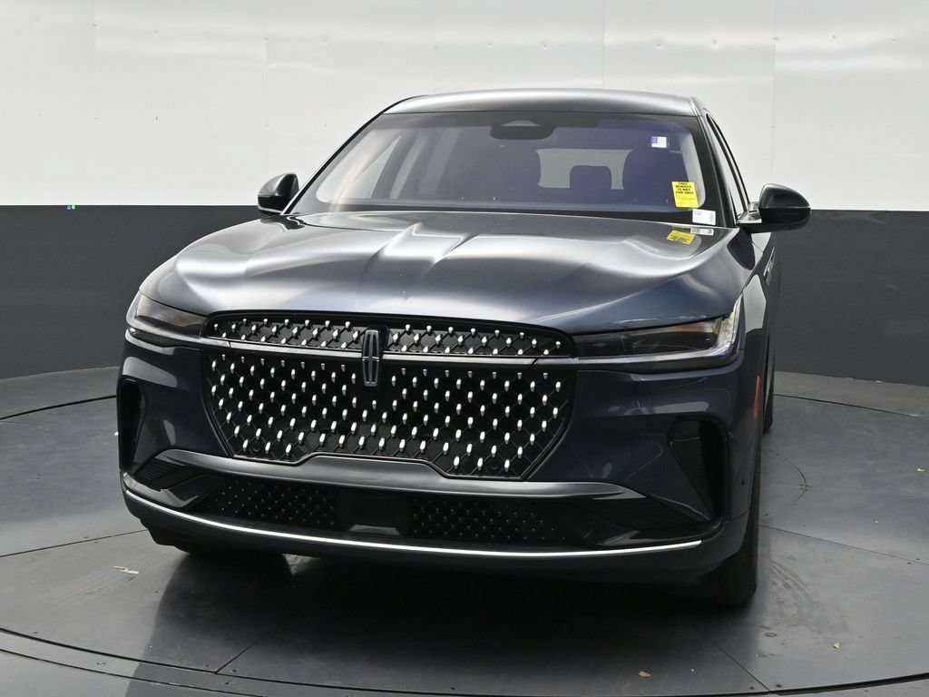 Used 2024 Lincoln Nautilus Premier AWD/4WD image 8
