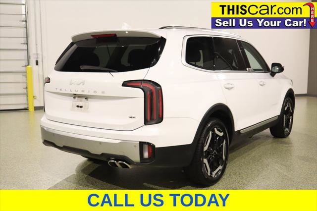Used 2023 Kia Telluride EX w/ EX Captain's Chair Package image 7