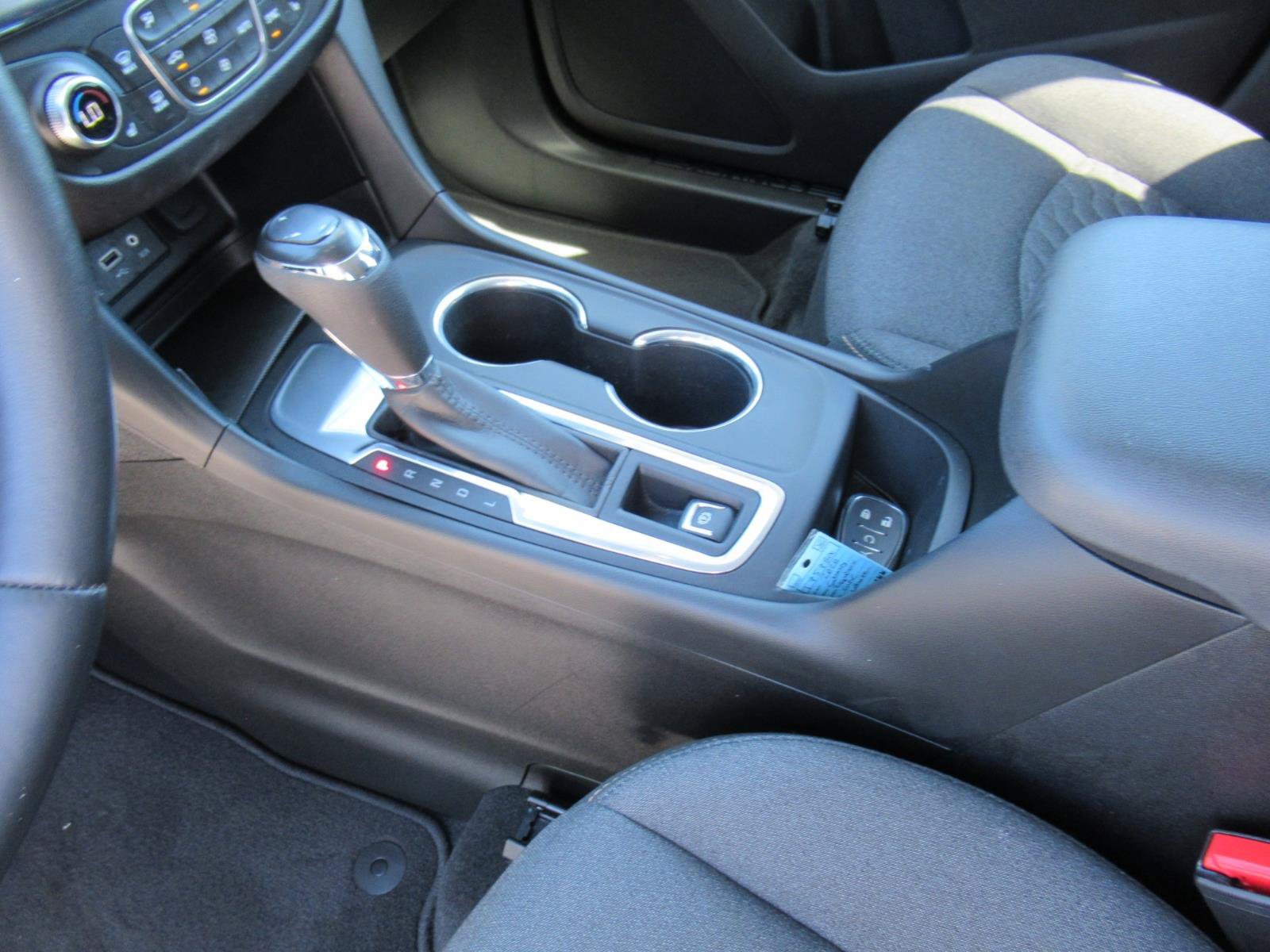 Used 2020 Chevrolet Equinox LT FWD image 20