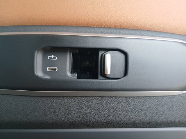 New 2027 BMW X7 xDrive40i w/ Premium Package AWD/4WD image 14