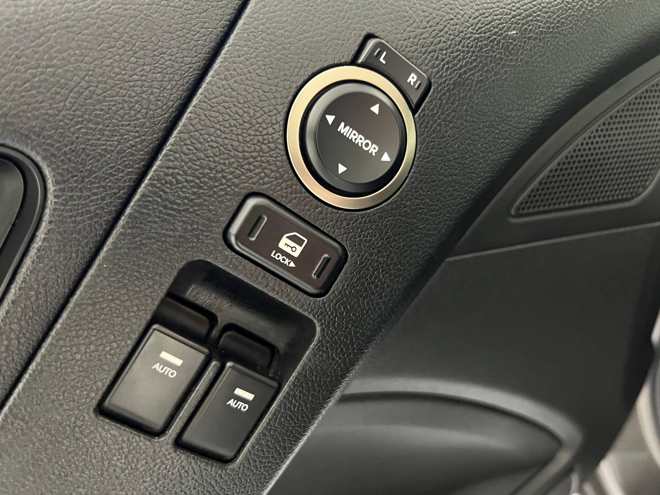 Used 2013 Hyundai Genesis 3.8 image 24