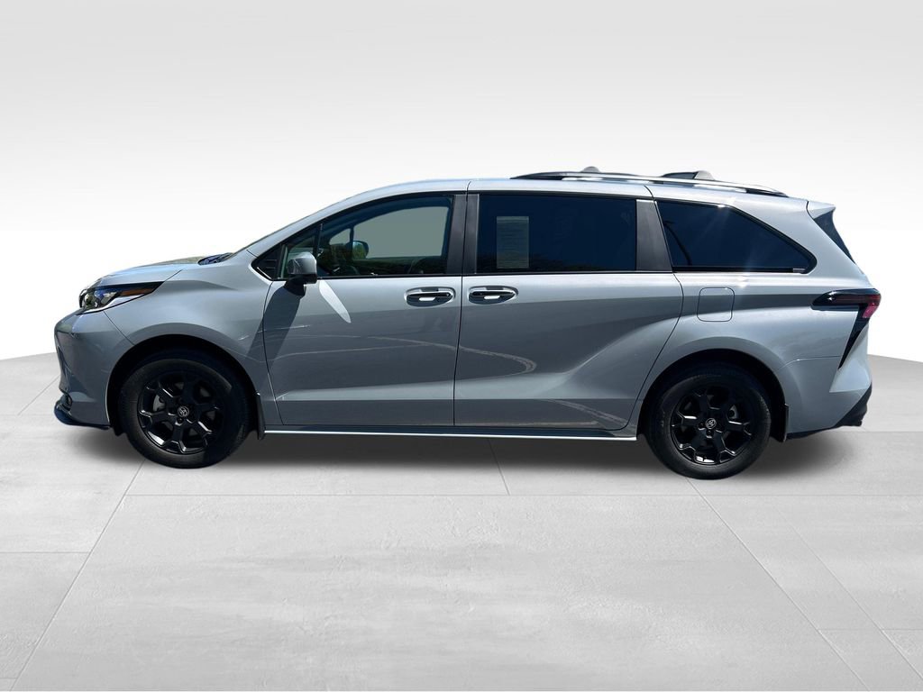 Used 2025 Toyota Sienna XLE Woodland Edition AWD/4WD video 2