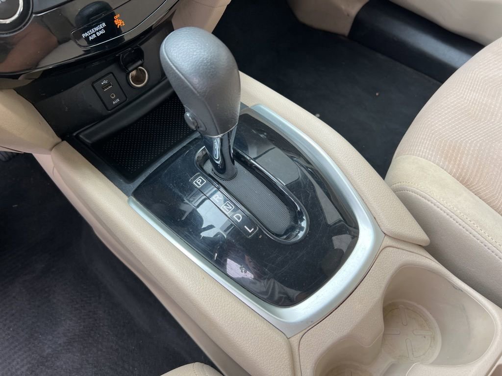 Used 2016 Nissan Rogue S image 19