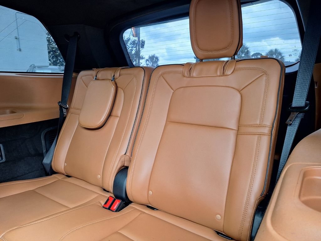 Used 2025 Lincoln Aviator Black Label w/ Jet Appearance Package AWD/4WD image 12