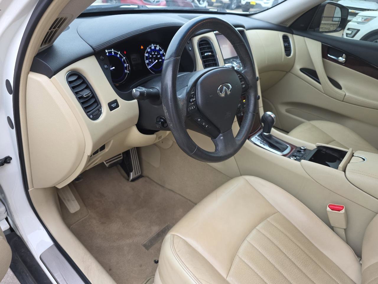 Used 2016 INFINITI QX50 AWD w/ Technology Package image 10