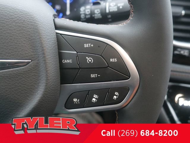 New 2026 Chrysler Pacifica Pinnacle w/ Trailer Tow Group AWD/4WD image 28