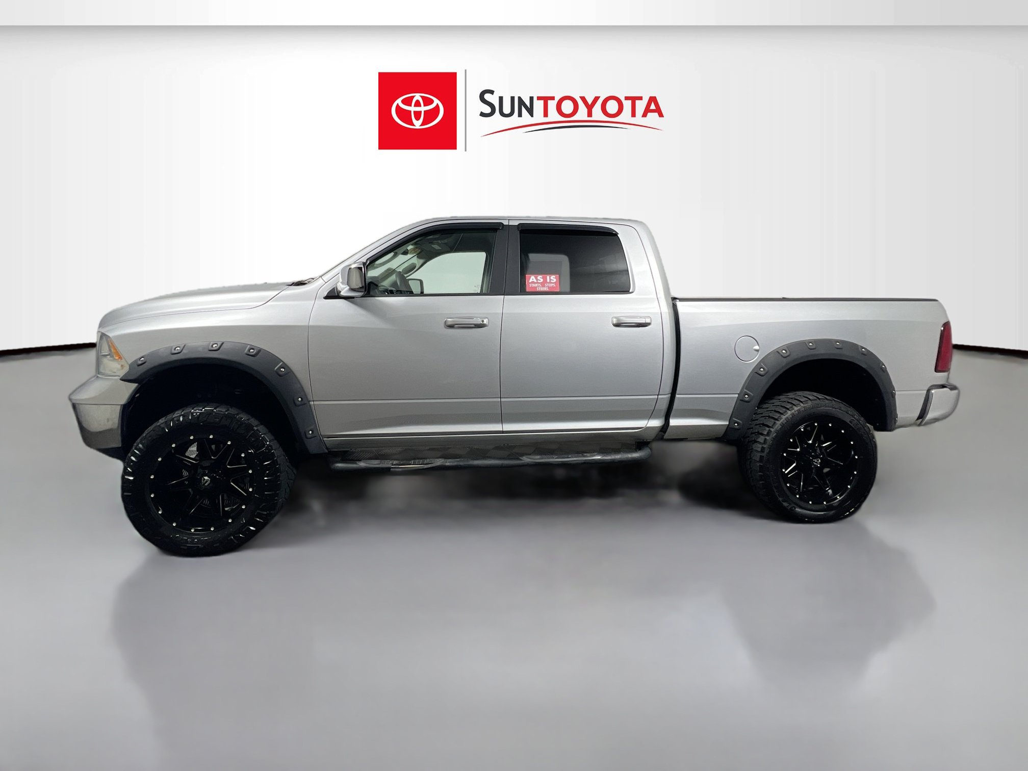 Used 2019 RAM 1500 Classic SLT AWD/4WD image 7