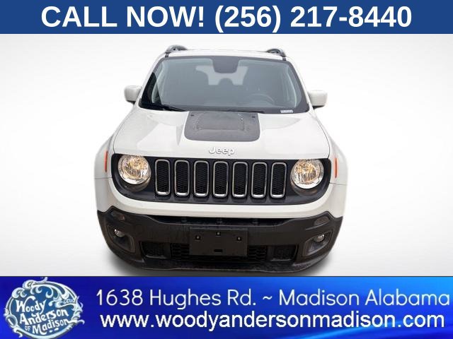 Used 2018 Jeep Renegade Latitude FWD image 3