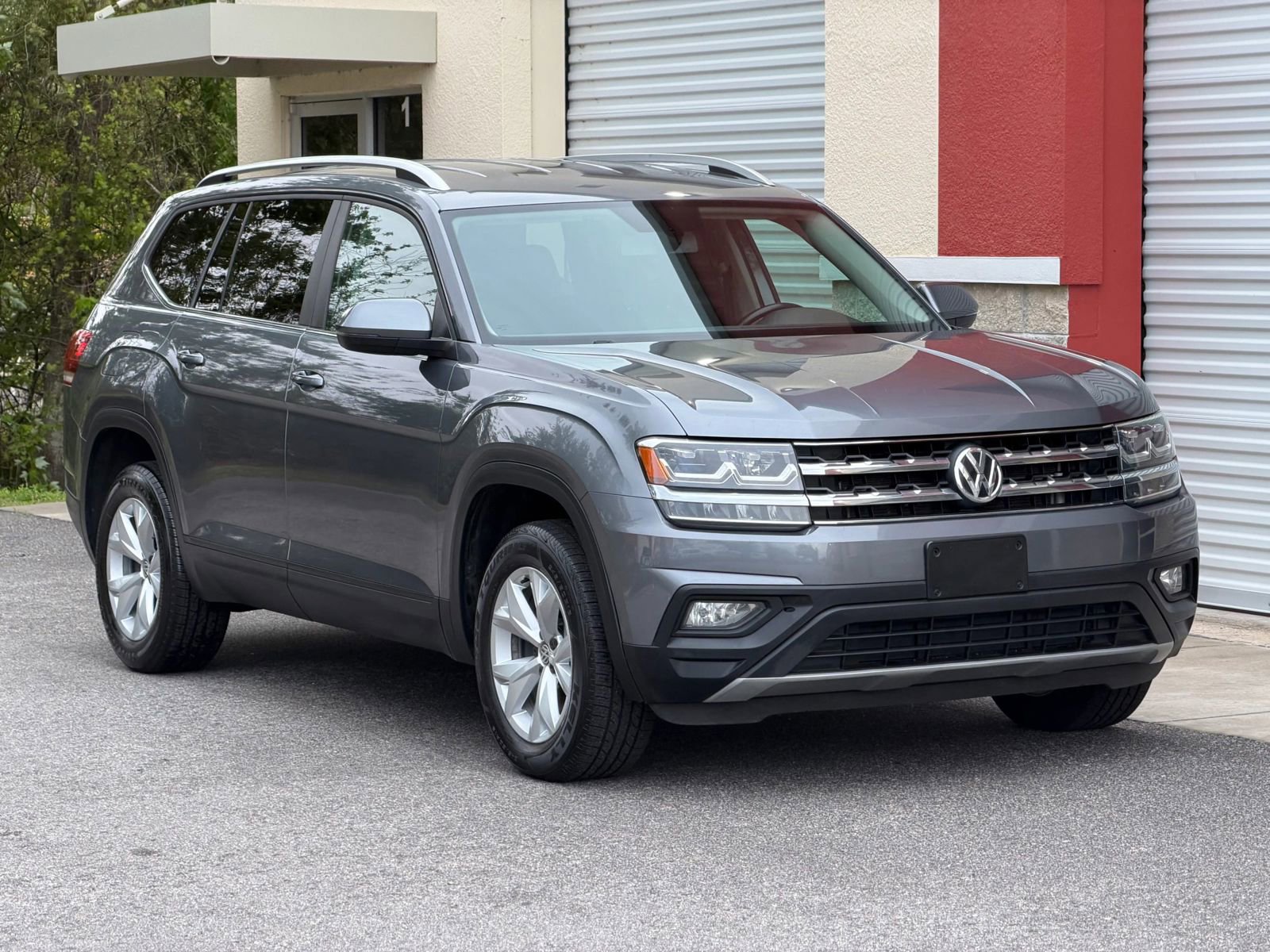 Used 2018 Volkswagen Atlas SE image 1