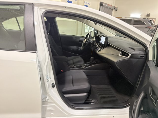 Used 2025 Toyota Corolla LE FWD image 36
