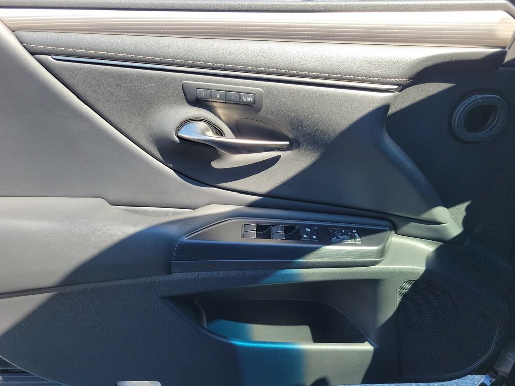 Used 2021 Lexus ES 350 F Sport w/ Accessory Package 2 FWD image 18