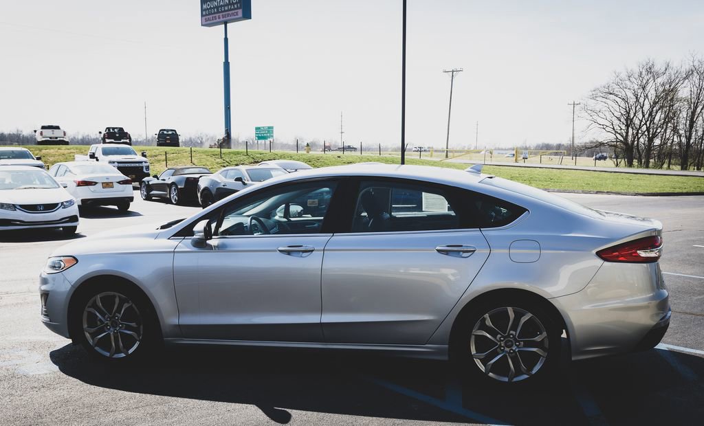 Used 2020 Ford Fusion SEL image 18