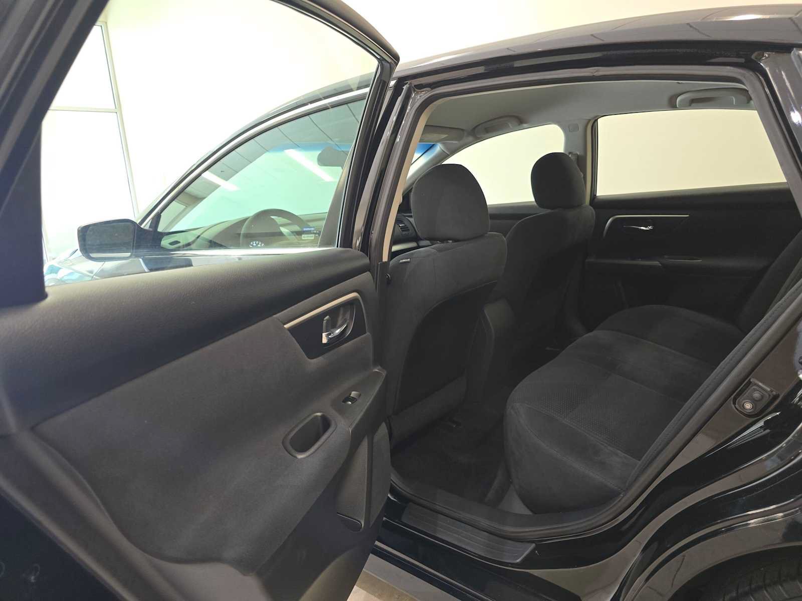 Used 2015 Nissan Altima 2.5 S FWD image 23