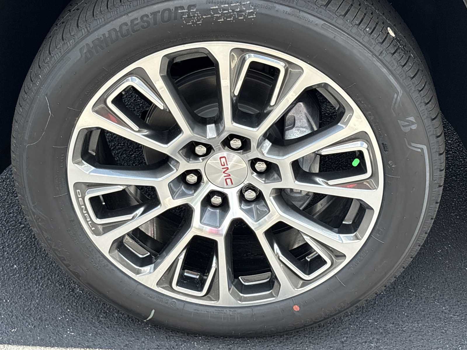 New 2026 GMC Yukon Denali w/ Sun & Power Step Package AWD/4WD image 24