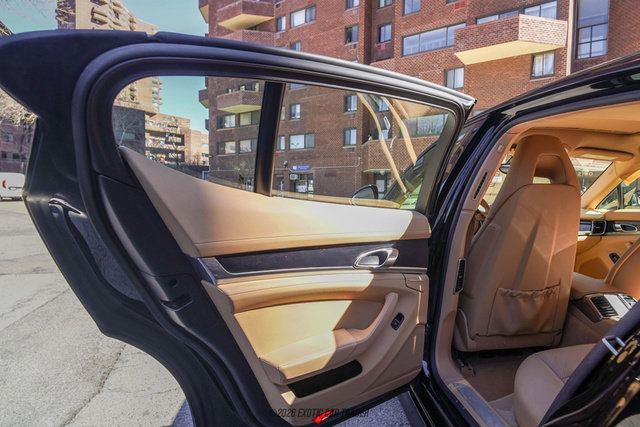 Used 2012 Porsche Panamera 4 image 60