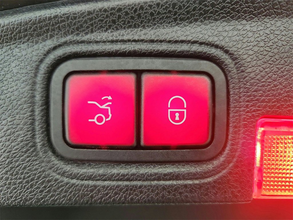 Used 2017 Mercedes-Benz C 300 4MATIC Coupe w/ Premium 2 Package image 30