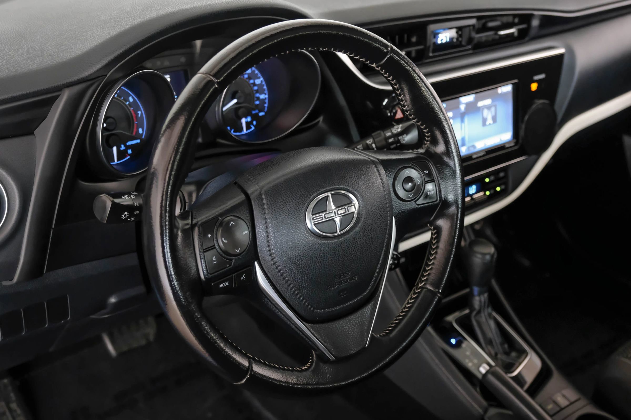 Used 2016 Scion iM Hatchback 4D image 18