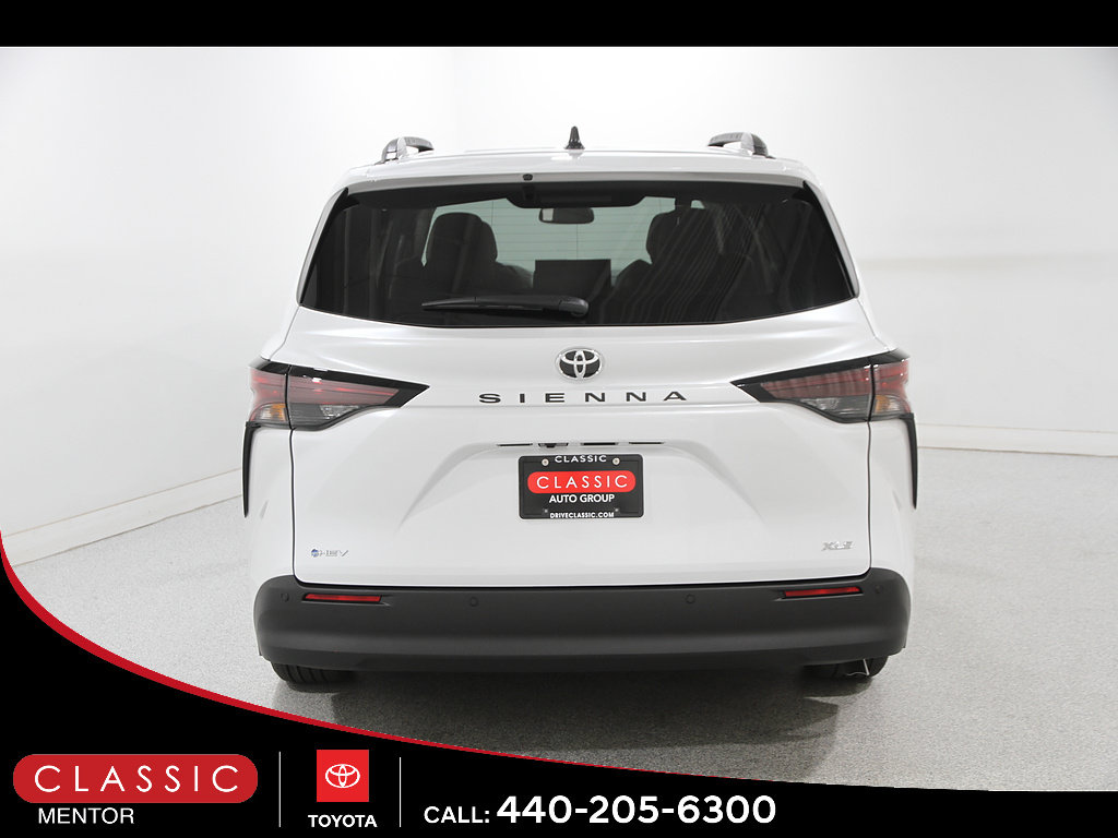 Used 2026 Toyota Sienna XLE FWD image 21