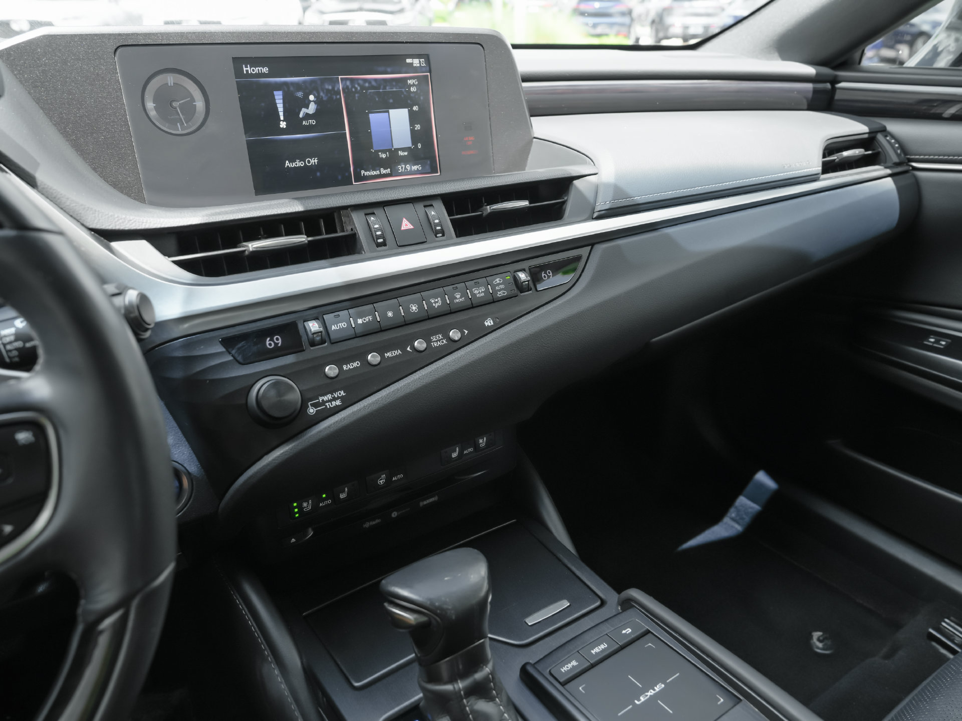 Used 2020 Lexus ES 300h w/ Premium Package FWD image 11